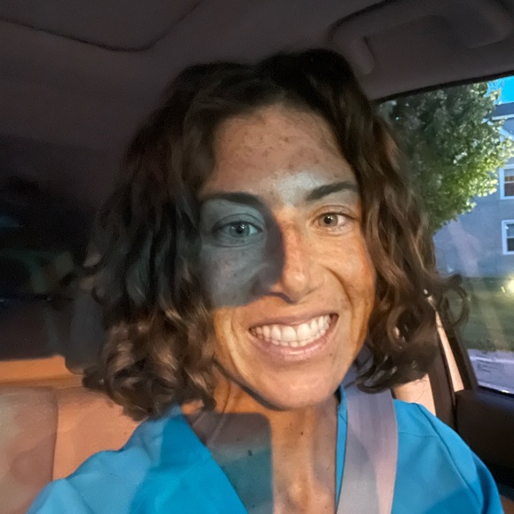 Meet your Posher, Amanda - Picture 1 of 1